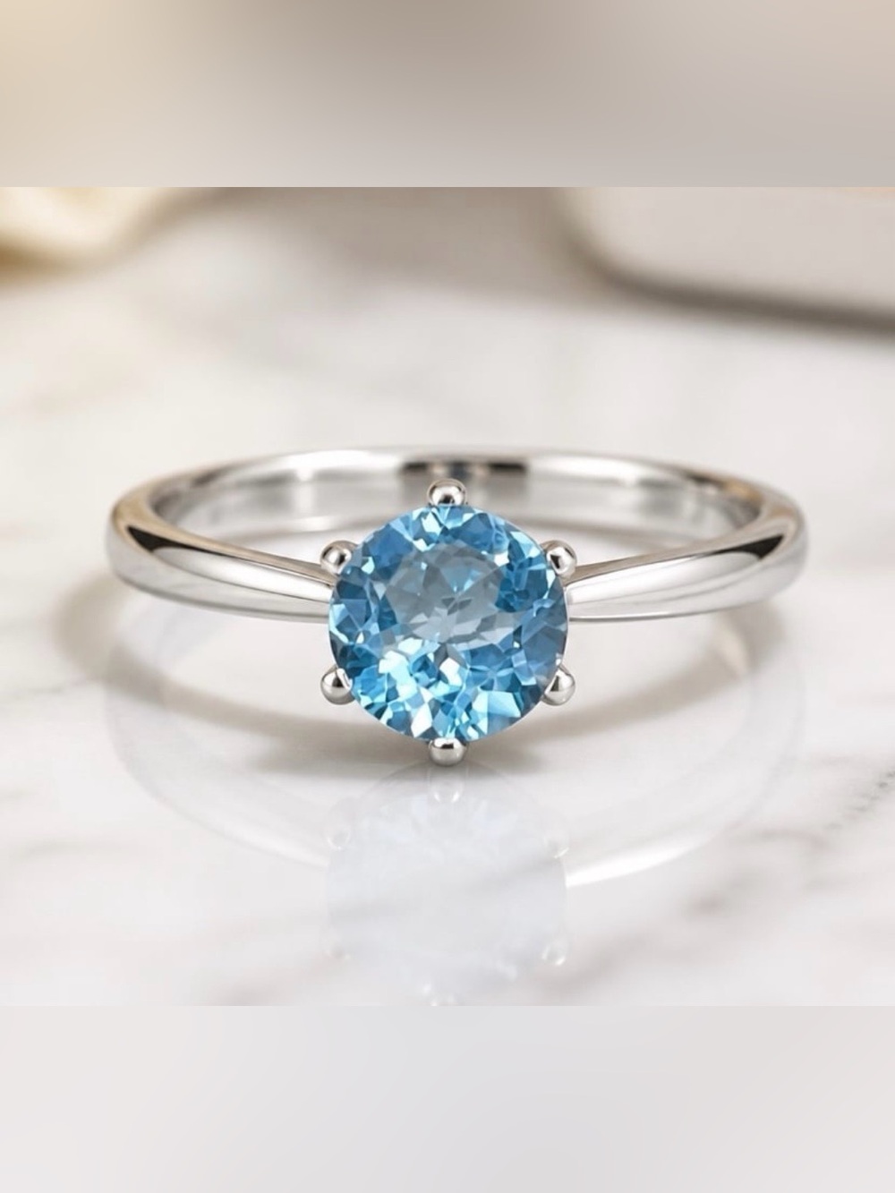 Size 9 Swiss blue topaz 925 Sterling silver ring